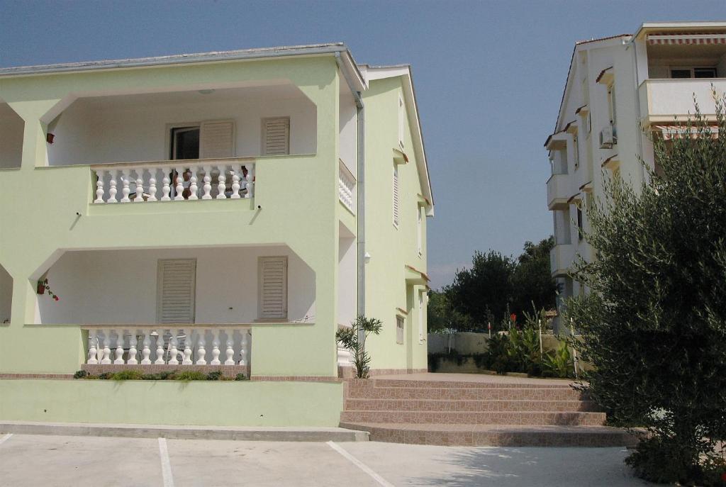 Apartments Svekric Novalja Exterior photo